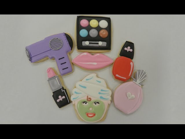 How to Decorate Make-Up Cookies