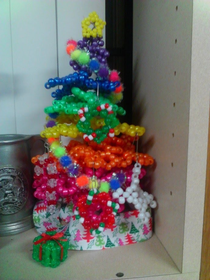 How to Make a Kandi Christmas Tree - [www.gingercande.com]
