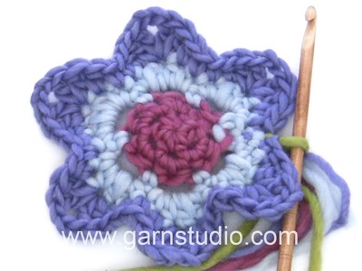DROPS Crocheting Tutorial: Buttercup flower - Mystery Blanket