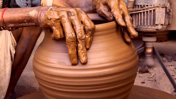 Making a clay pot hd