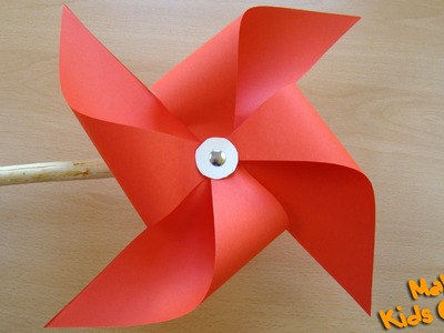 How to make a pinwheel that spins?