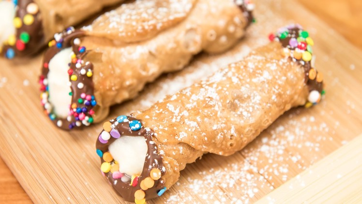 Cannoli Recipe  from Cookies Cupcakes and Cardio