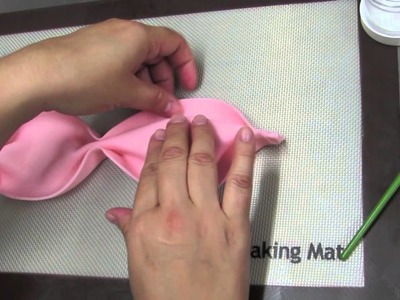 How To Make A Bow: The Krazy Kool Cakes Way