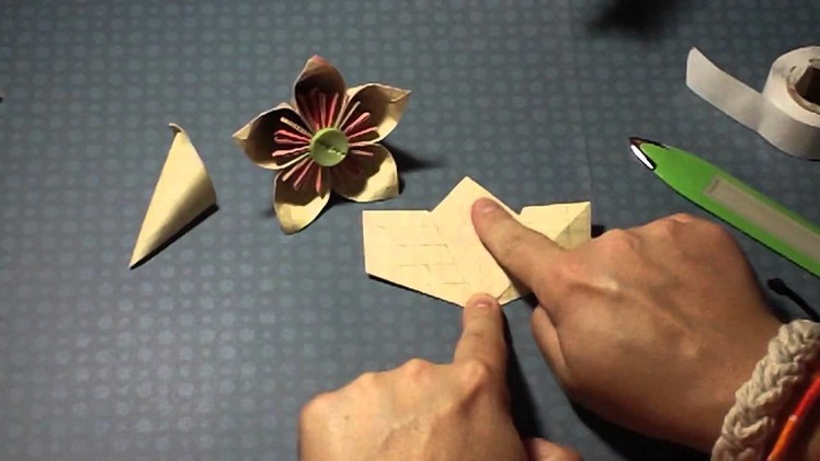 Paper flower tutorial -origami Kusudama flower