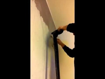 D.I.Y  Removing old paint from wall  SVERNICIARE PARETE