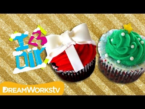 Holiday Cupcakes with SweetEmelyne | I ♥ DIY