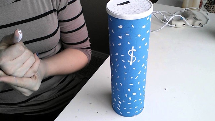 DIY Pringles container. piggy bank