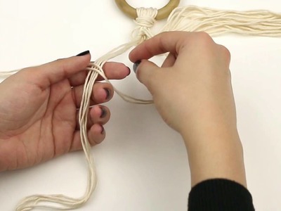 How to make a half knot in macrame | WE ARE KNITTERS