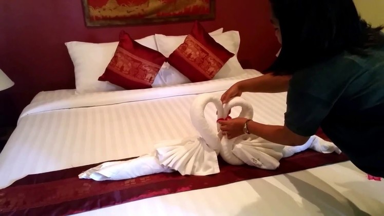 Towel Art with Anny Sun - How to make a beautiful swan and impress your guests!