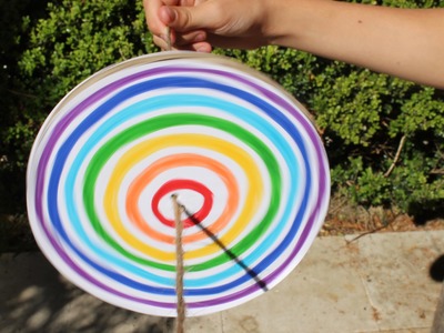 Easy craft: How to make a rainbow disc spinner