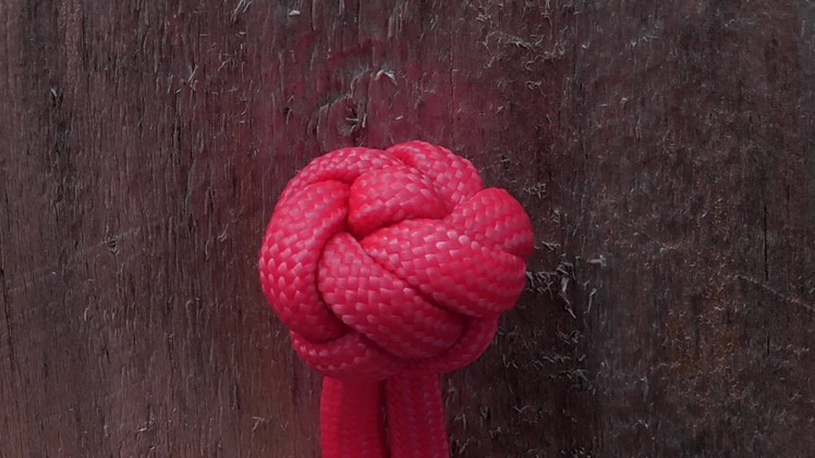 How To Tie A Kings Crown Button Knot With Paracord