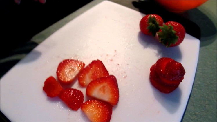 How To Cut A Strawberry