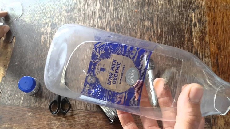 How to quickly make a small see through container from a plastic bottle with no glue