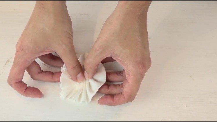 Bake Club presents: How to make a rosette with sugarpaste