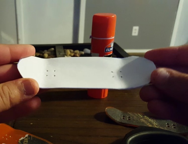 How to Make a Paper Fingerboard With Trucks *EASY*