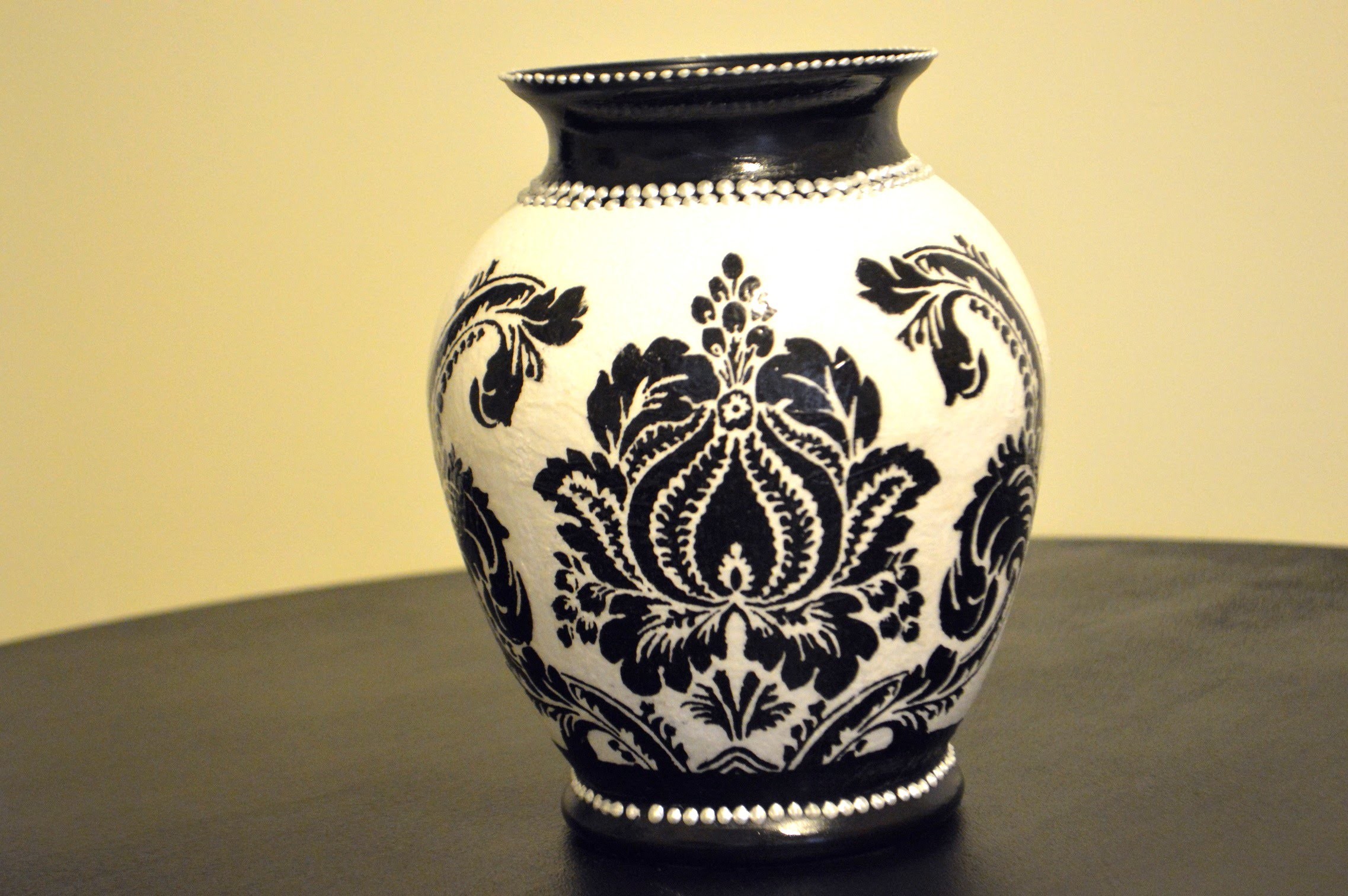 DIY Decoupage Vase With Liquid Pearls (HD)