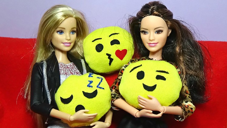 Emoji pillows for dolls How to make emoji pillows for your dolls DIY For Dolls