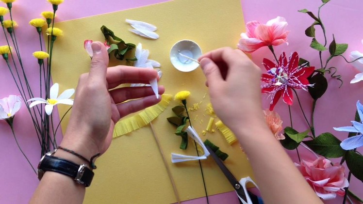 How to make a paper daisy