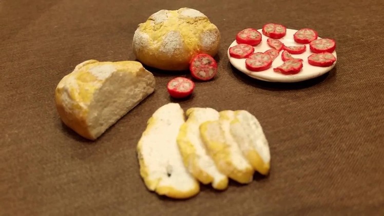 Comida miniatura,pan redondo.miniature food, round bread