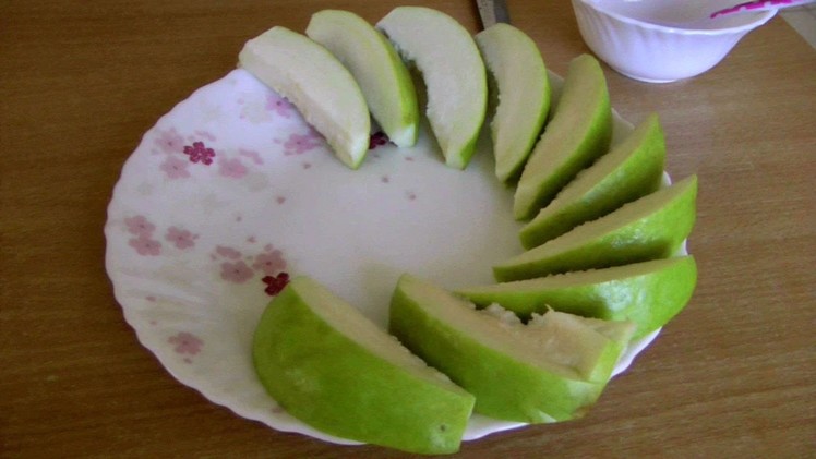 How to Cut and Eat an Apple Guava | Psidium guajava | Video
