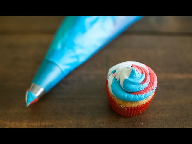 How To Frost Patriotic Cupcakes