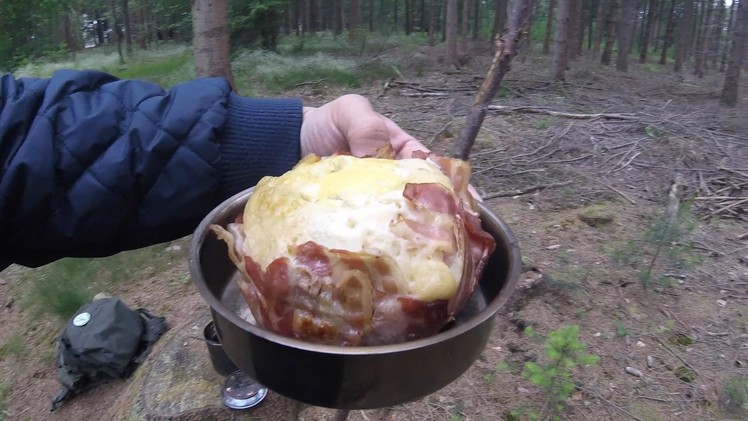 How to make a bannock, bacon & egg super muffin in your billy can (recipe)