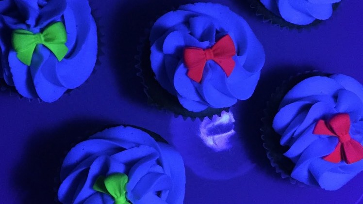 How to make glowing cupcakes - Glow in the dark cake - Glow party