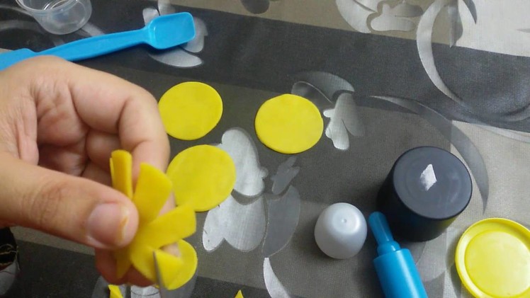 How to make sun flower with play dough