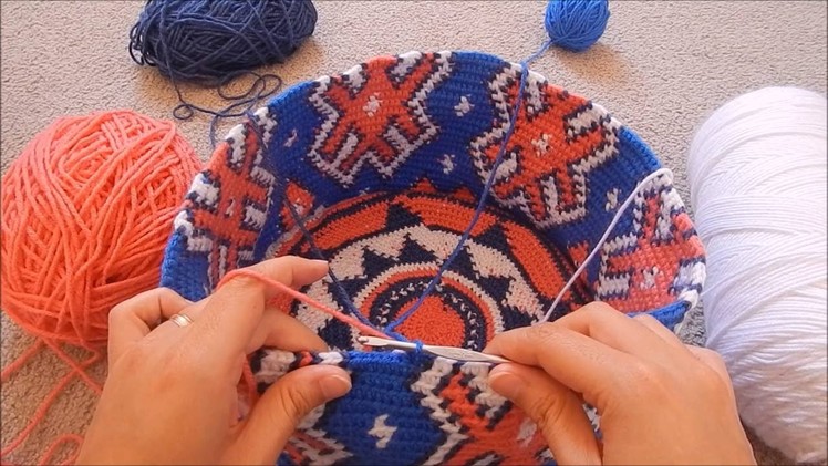How to Prevent Tangles While Doing Tapestry Crochet