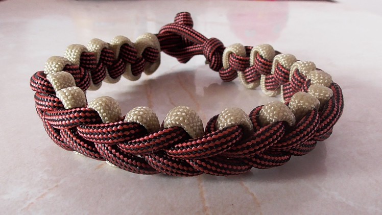 Learn How To Tie An Accented 3 Strand Braid Paracord Bracelet