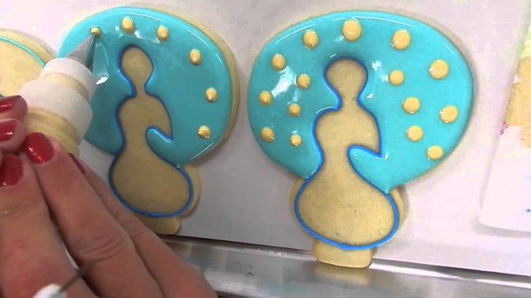How to Decorate a Peacock Cookie