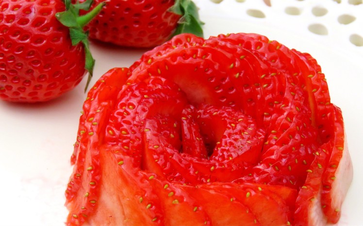 How To Make Strawberry Roses | Fruit Art Garnish | Sushi Garnish | Food Decoration