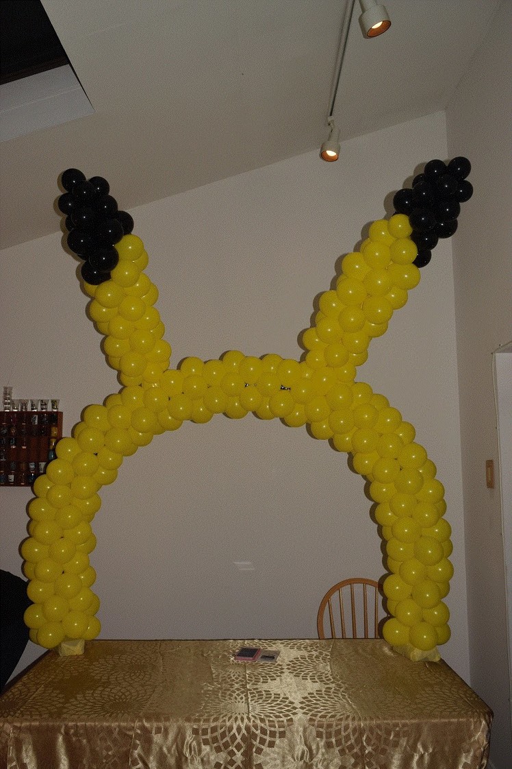 Pokemon go balloon decoration idea . How to make a pokemon balloon arch. column centerpiece