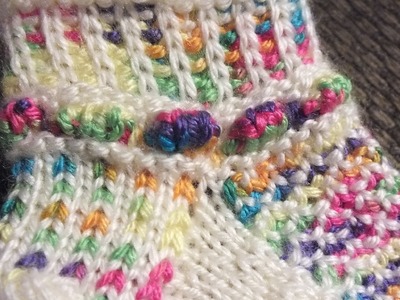 How to Loom Knit a Bobble.Scallop Stitch