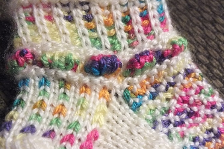 How to Loom Knit a Bobble.Scallop Stitch