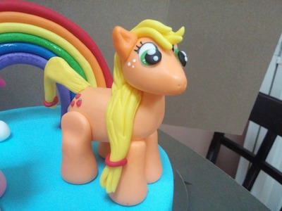 My Little Pony Cake Tutorial Part 2: How to make Applejack Fondant Cake Topper