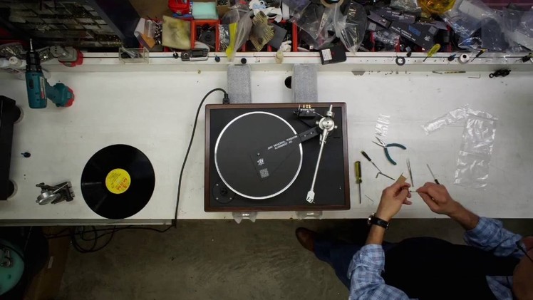 How a VPI Classic Turntable is made (in 30 seconds)