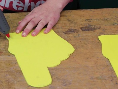 How to make a sports foam finger - DIY at Bunnings