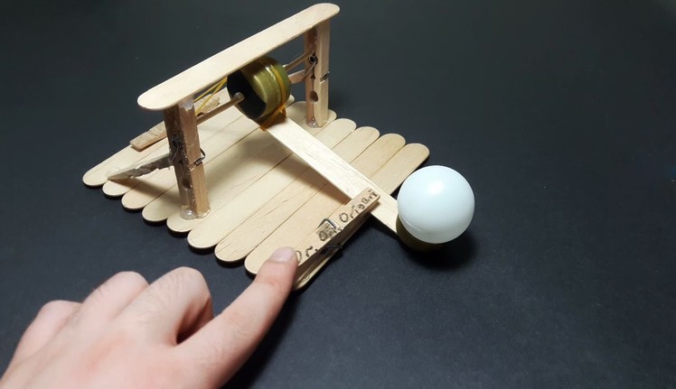 | DIY | How to make a catapult that shoot ping pong ball-easy tutorial-Toy Weapons- By Dr.origami