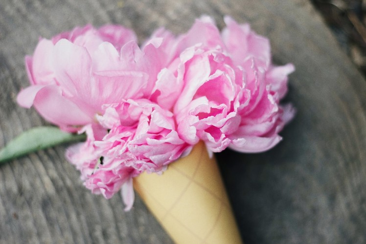 DIY Floral Ice Cream Cone Decor