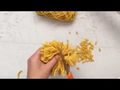 How to make a large yarn pom-pom