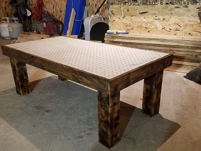 Pallet Wood Projects -- COFFEE TABLE W.DIAMOND PLATE TOP