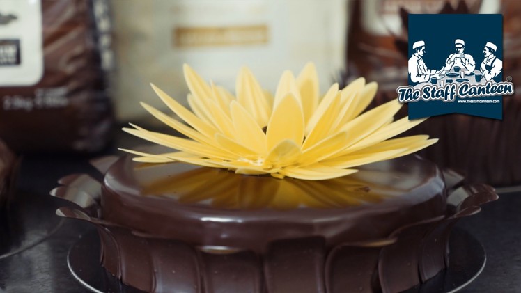 How to decorate chocolate cakes and Entremets with chocolate flowers