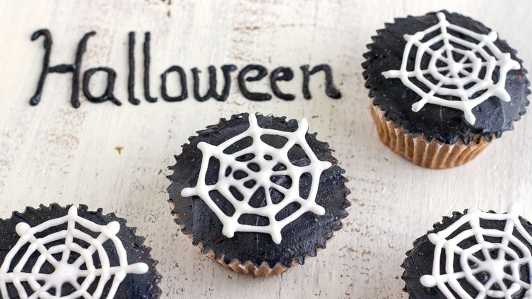 How to make Halloween Spider Web Cupcake Toppers | HappyFoods