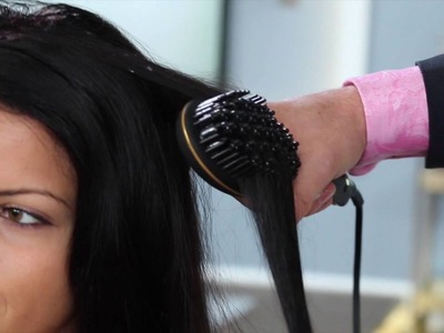 How to use a straightening brush