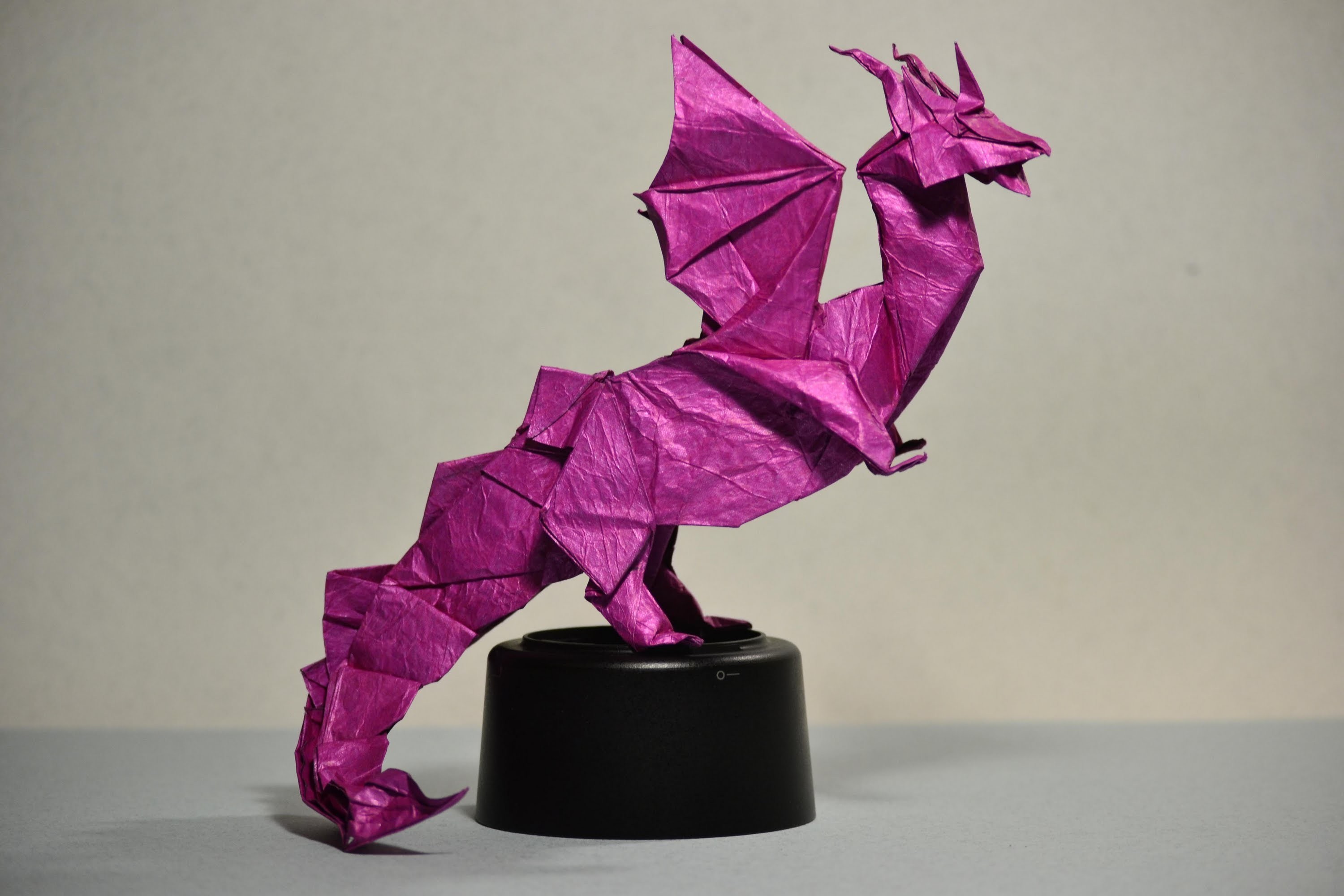 Ориги можно. Оригами. Дракон из бумаги. Оригами сложные и красивые. Бумажные драконы на руку.