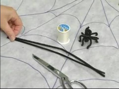 Halloween Decorations & Treats for Parties : How to Make a Spider Body Out of Pipe Cleaners