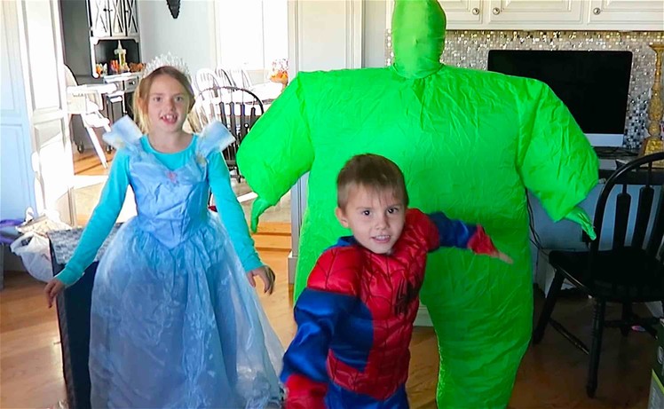 AWESOME HALLOWEEN COSTUMES!