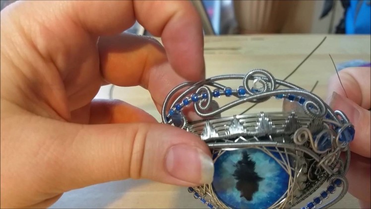 Wire wrap dragon eye bracelet tutorial