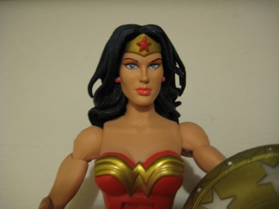 DC Universe Classics Wonder Woman Figure Review